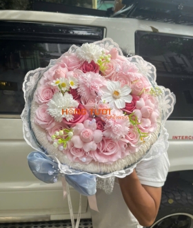 Bó Hoa Sáp Hồng Pastel Viền Ren Nơ Xanh