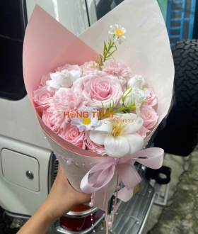 Bó Hoa Sáp Hồng Phấn Phối Hoa Trắng Nơ Lụa