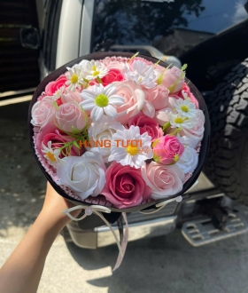 Bó Hoa Sáp Hồng Trắng Phối Hoa Cúc Dáng Tròn