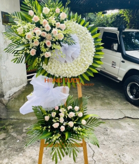 Kệ Hoa Chia Buồn Vòng Lan Trắng Phối Hồng Phấn