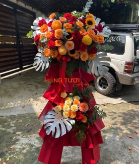 Kệ Hoa Tươi Hai Tầng Đỏ Cam Phối Hướng Dương