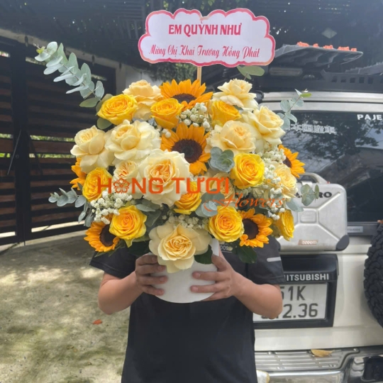 Giỏ Hoa Hướng Dương Phối Hồng Vàng Kem