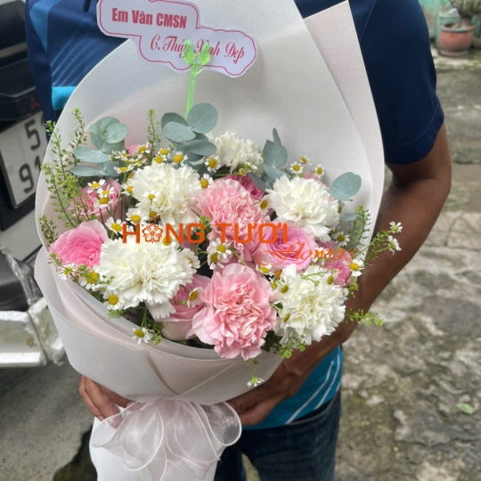 Bó Hoa Cẩm Chướng Hồng Trắng Phối Hồng Phấn