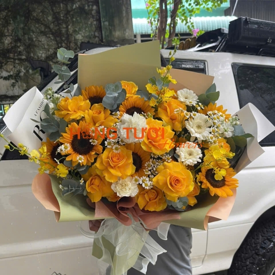 Bó Hoa Hướng Dương Vàng Phối Đồng Tiền Trắng