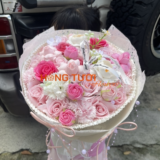 Bó Hoa Sáp Hồng Hai Tone Phối Hoa Trắng