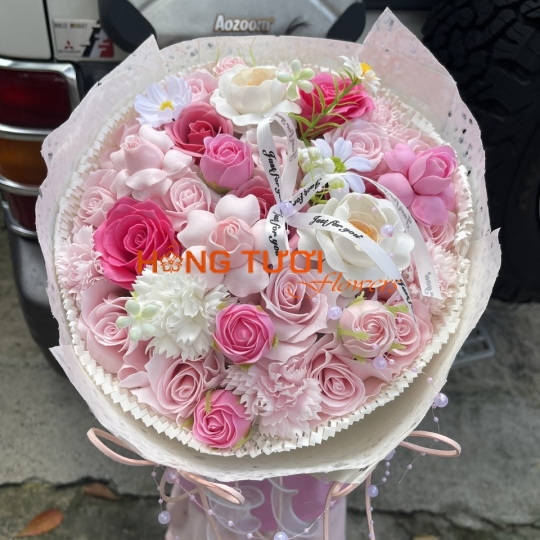 Bó Hoa Sáp Hồng Hai Tone Phối Hoa Trắng