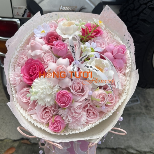 Bó Hoa Sáp Hồng Hai Tone Phối Hoa Trắng