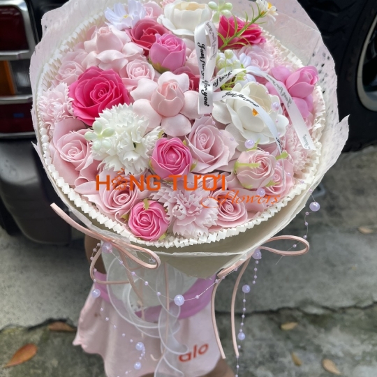 Bó Hoa Sáp Hồng Hai Tone Phối Hoa Trắng