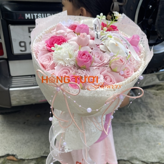 Bó Hoa Sáp Hồng Hai Tone Phối Hoa Trắng