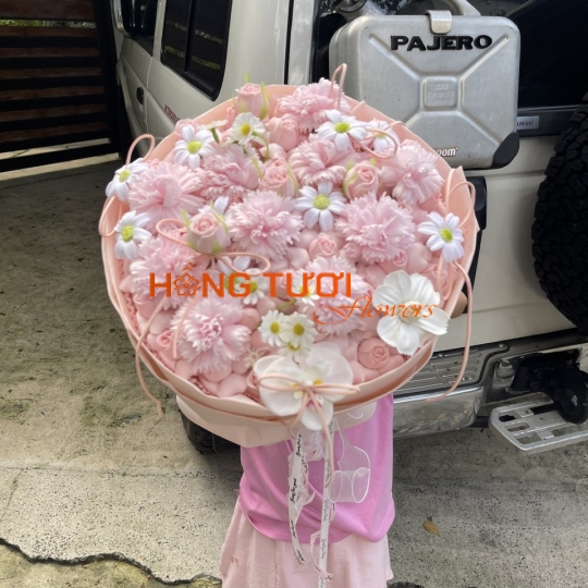 Bó Hoa Sáp Hồng Pastel Phối Hoa Cúc Trắng