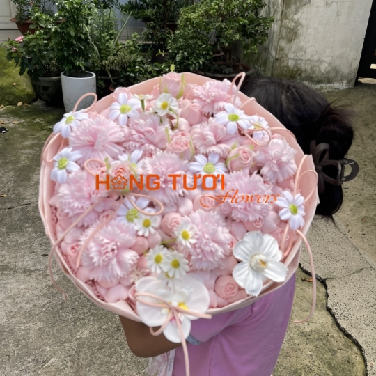 Bó Hoa Sáp Hồng Pastel Phối Hoa Cúc Trắng