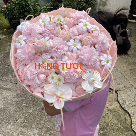 Bó Hoa Sáp Hồng Pastel Phối Hoa Cúc Trắng