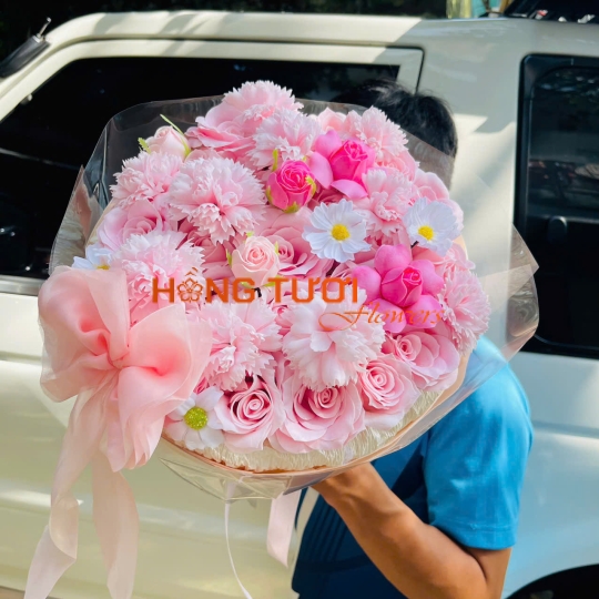 Bó Hoa Sáp Hồng Pastel Phối Hoa Trắng Dáng Tròn