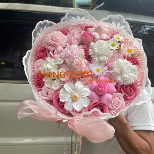 Bó Hoa Sáp Hồng Phấn Phối Hoa Trắng Nơ Voan