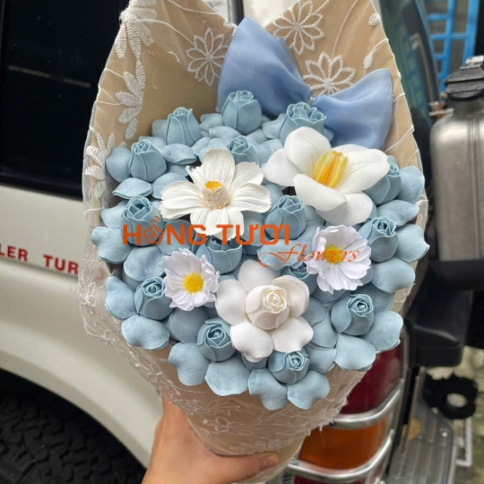 Bó Hoa Sáp Xanh Pastel Phối Trắng Gói Giấy Kraft