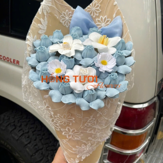 Bó Hoa Sáp Xanh Pastel Phối Trắng Gói Giấy Kraft