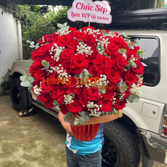 Giỏ Hoa Hồng Đỏ Phối Baby Trắng Cỡ Lớn