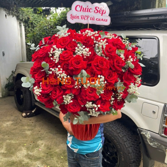 Giỏ Hoa Hồng Đỏ Phối Baby Trắng Cỡ Lớn