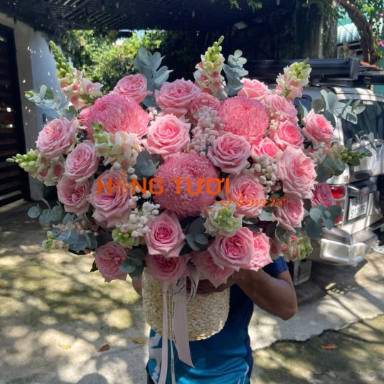 Giỏ Hoa Hồng Phấn Phối Cúc Mẫu Đơn Hồng