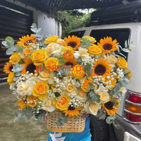 Giỏ Hoa Hướng Dương Cam Phối Hồng Vàng