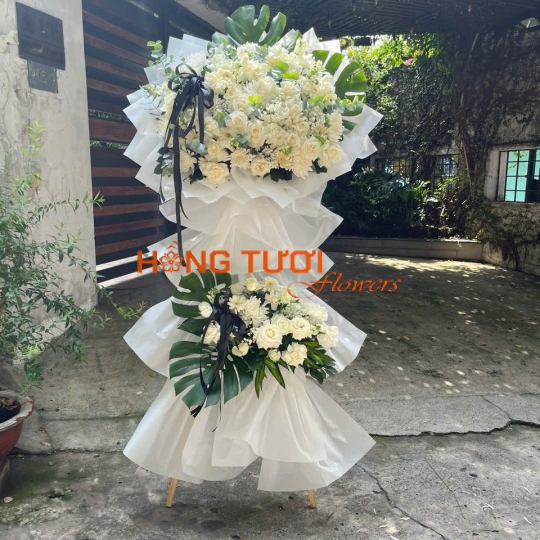 Kệ Hoa Chia Buồn Hai Tầng Trắng Phối Nơ Đen