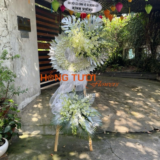 Kệ Hoa Chia Buồn Vòng Tròn Phối Lan Trắng