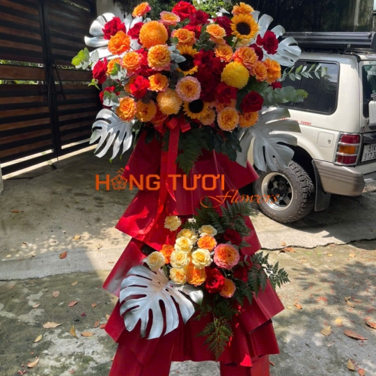 Kệ Hoa Tươi Hai Tầng Đỏ Cam Phối Hướng Dương